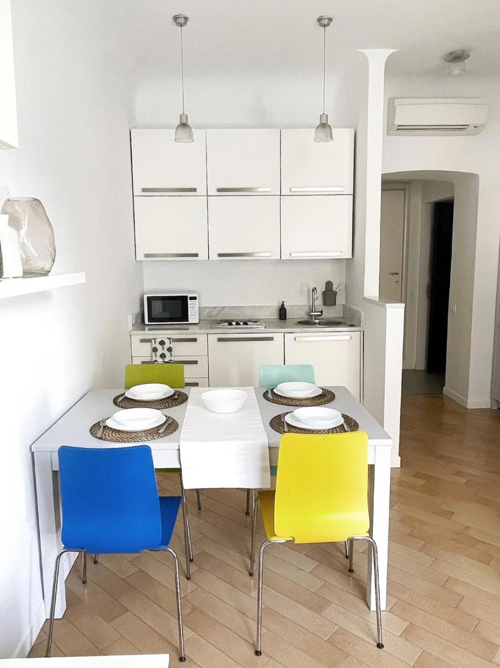 Ampio E Accogliente Bilocale - Fara 1, Porta Nuova Apartamento Milão Exterior foto